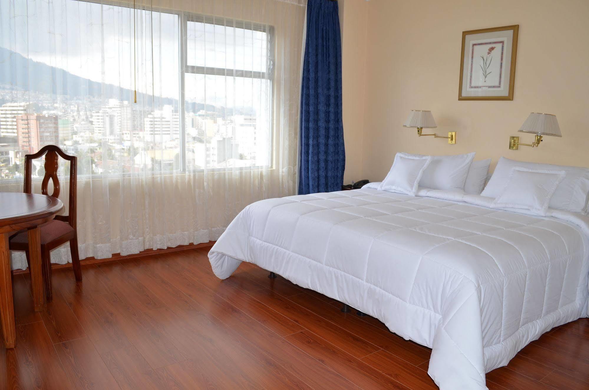 Hotel Tambo Real กีโต ภายนอก รูปภาพ